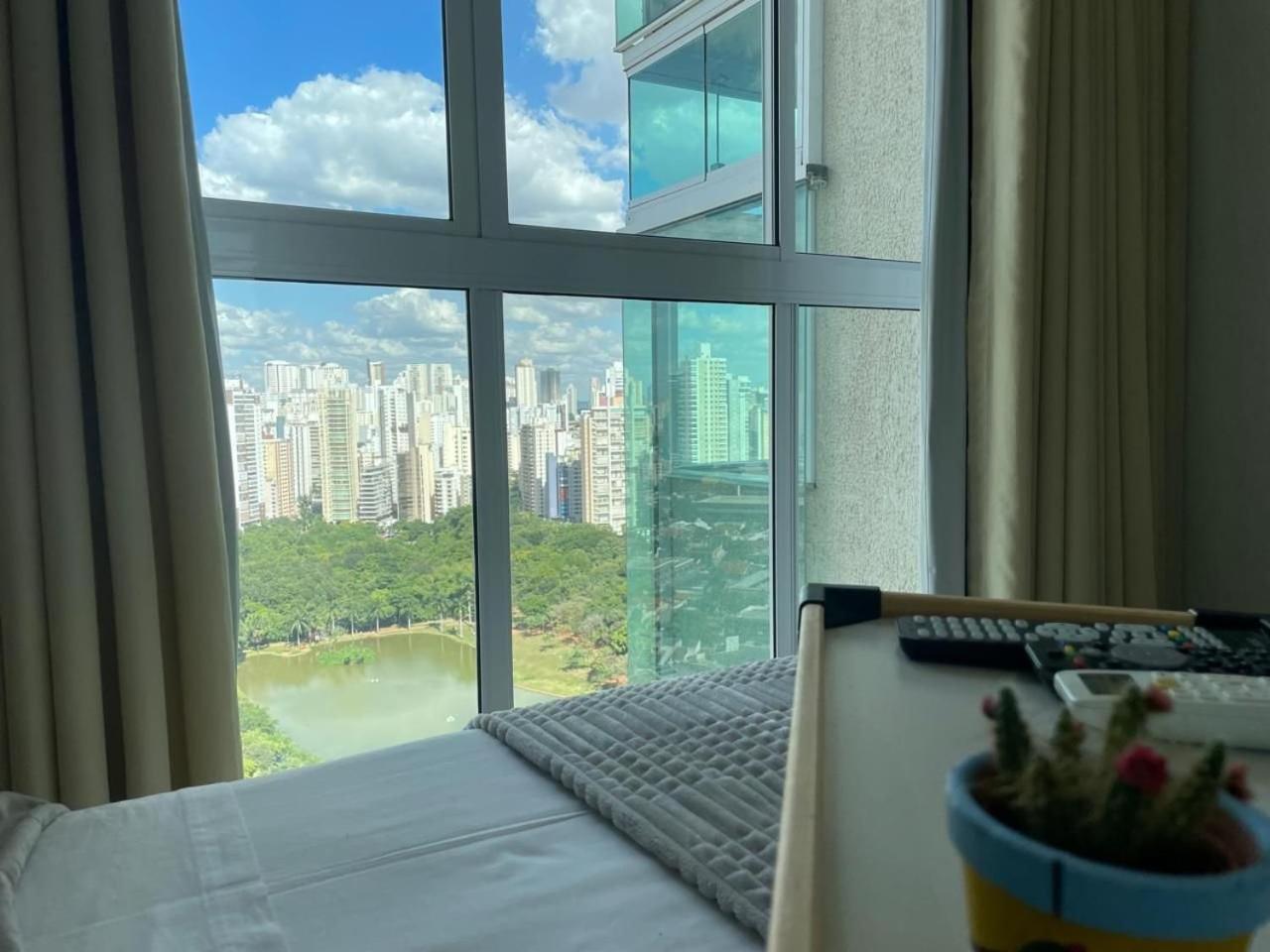 Moderno Flat Com Vista Para O Parque Vaca Brava Goiania Exterior photo