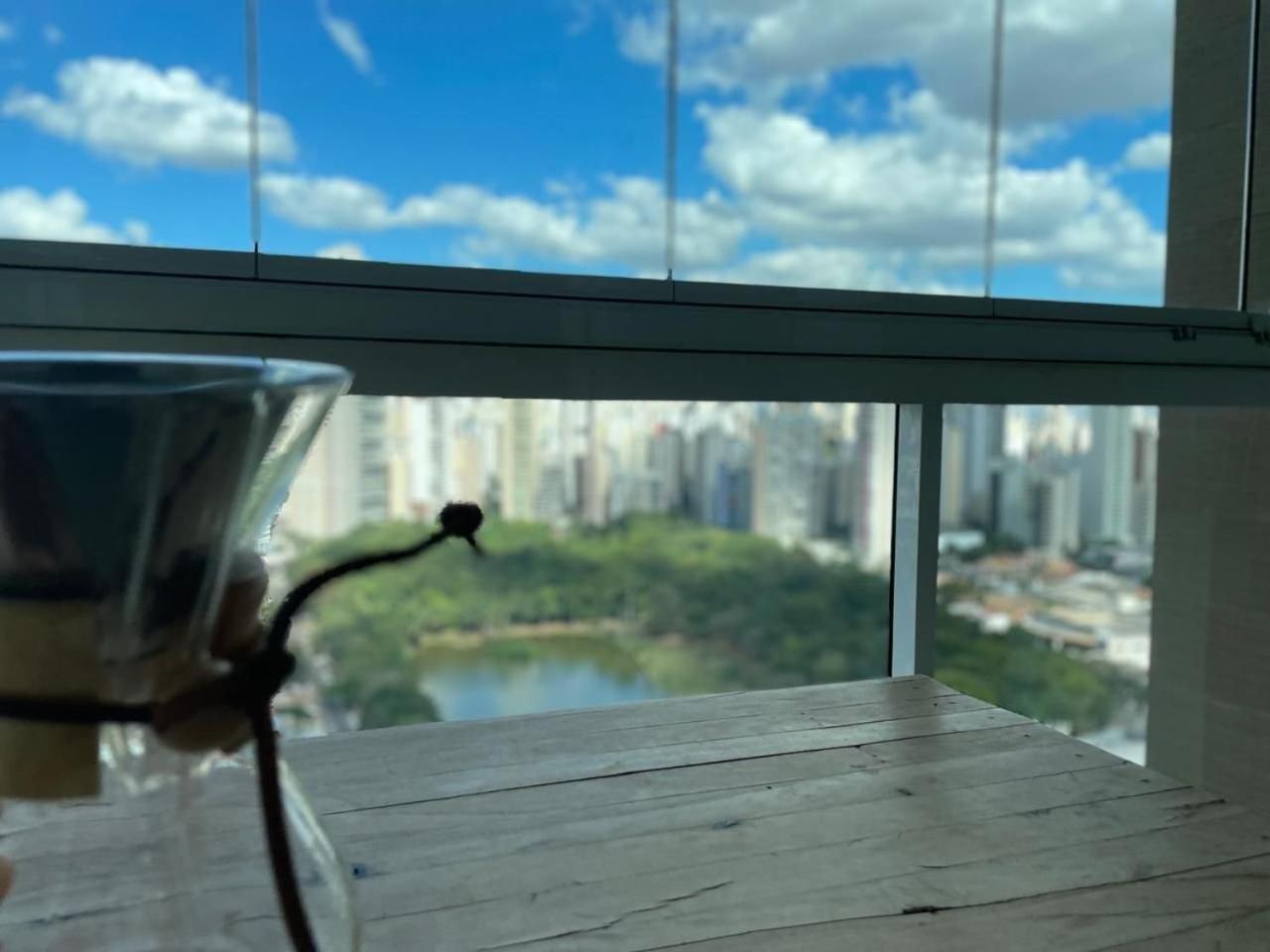 Moderno Flat Com Vista Para O Parque Vaca Brava Goiania Exterior photo