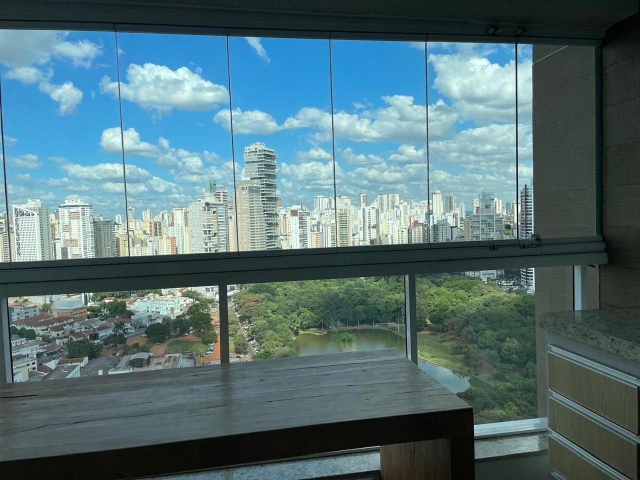 Moderno Flat Com Vista Para O Parque Vaca Brava Goiania Exterior photo